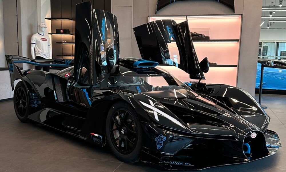 Manny Khosbin prend livraison de son hypercar de piste Bugatti Bolide