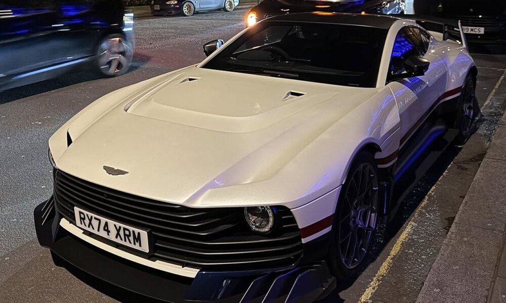 Gordon Ramsay aperçu dans son Aston Martin Valiant de 2,5 millions de dollars