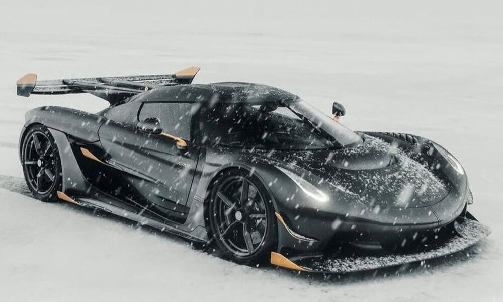 Un Australien avec une McLaren dans son penthouse reçoit une Koegnisegg Jesko