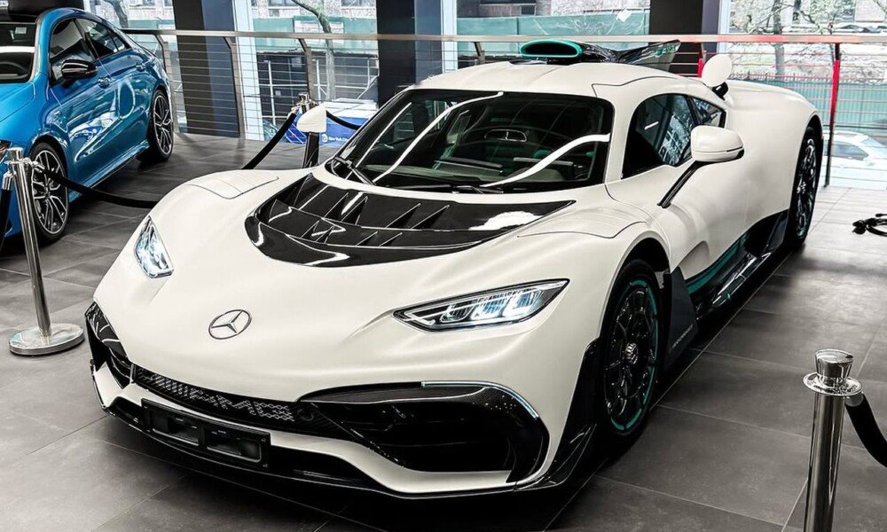 L'une des premières hypercars de Mercedes-Amg One aux États-Unis à New York