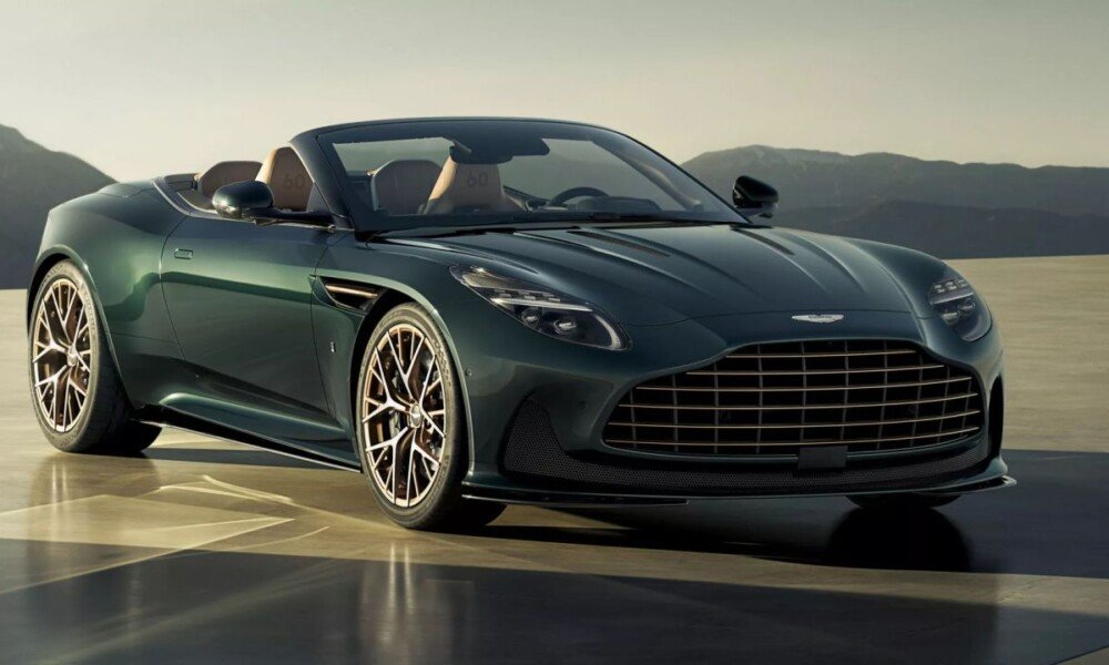 Aston Martin marque 60 ans de Volante avec DB12 et Vanquish Anniversary Editions