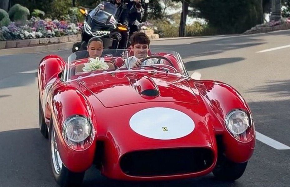 Charles Leclerc se marie et s'en va dans une Ferrari 250 Testarossa de 1957