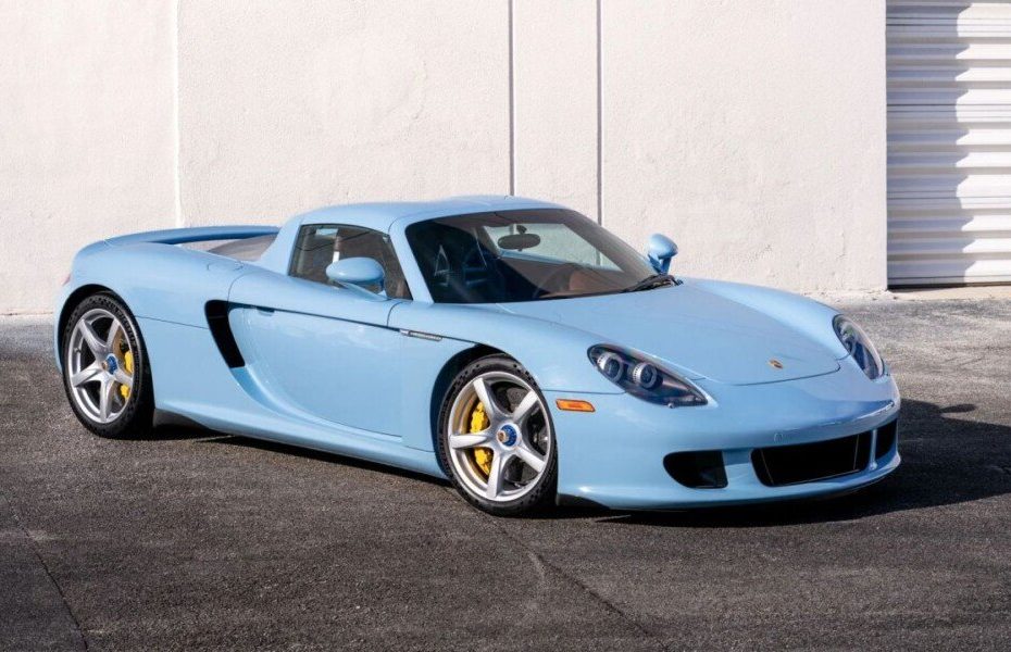 La Porsche Carrera GT en Gulf Blue unique se vend pour un montant record de 6,7 millions de dollars