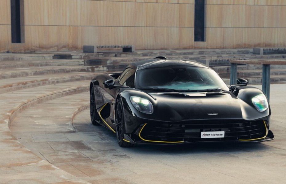 Aston Martin Valhalla à vendre chez un concessionnaire de Dubaï pour 1,4 million de dollars !