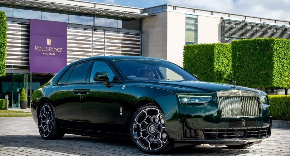L'édition Rolls-Royce Black Badge Ghost TT rend hommage à la victoire de Rolls à l'IOM en 1906